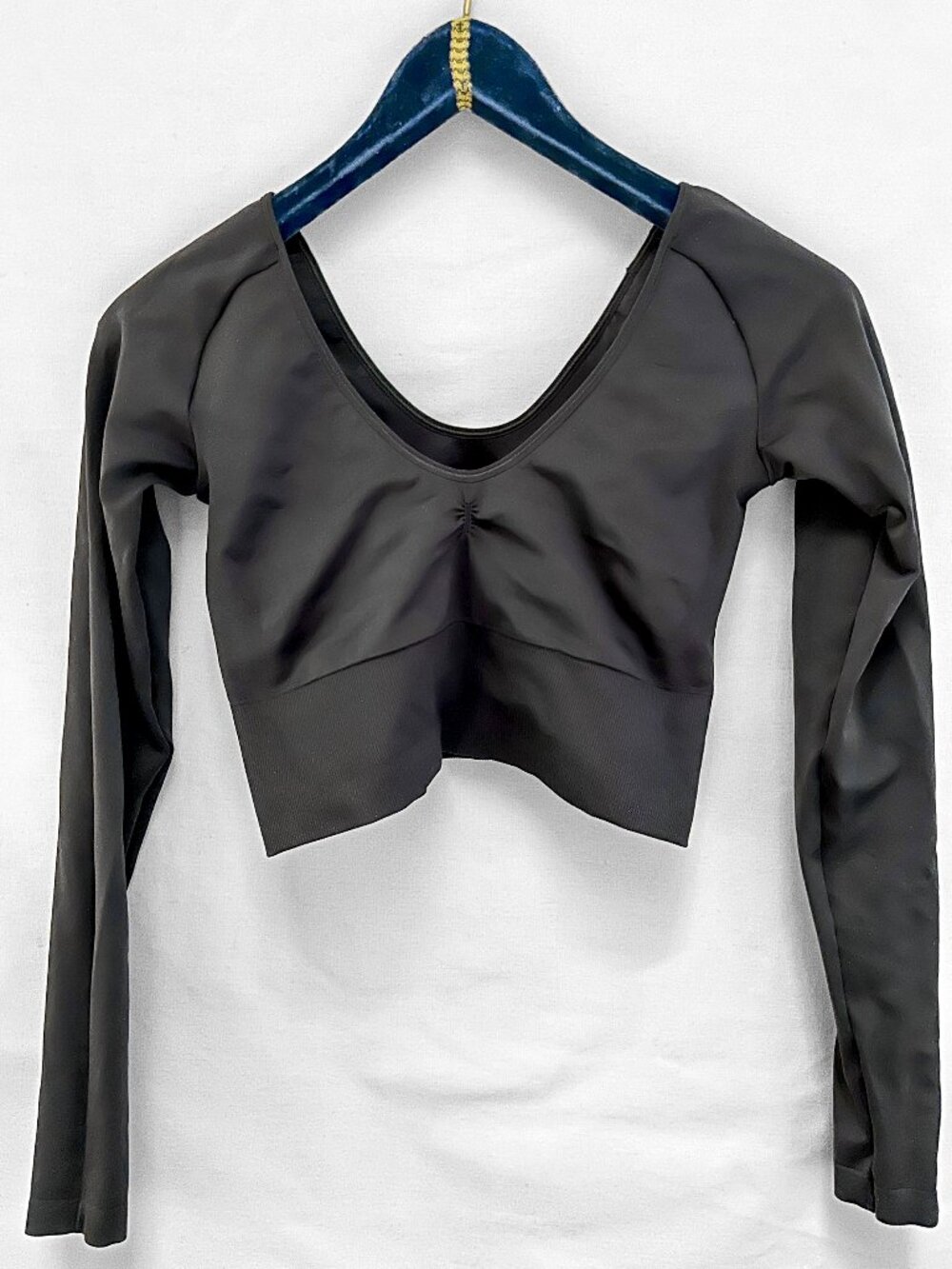 Nike Women's Dri-FIT Cropped Long-Sleeve V-neck Top L